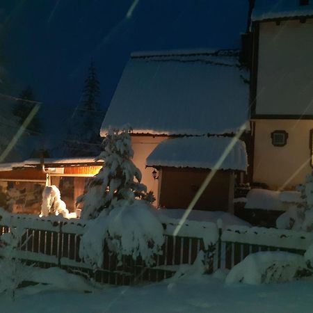 Restaurant And Apartments - T'Ga Za Jug Lazaropole ภายนอก รูปภาพ